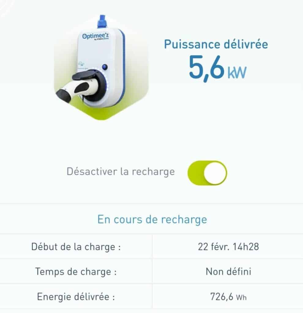 Logo Innovel bleu et or, design technologique abstrait